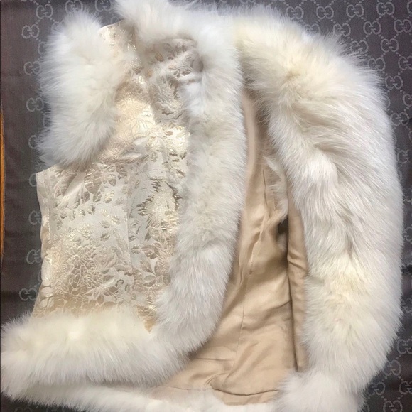 Emanuel Ungaro (wool+silk, 100% Fox fur) vest, size 4-6US - Picture 7 of 10